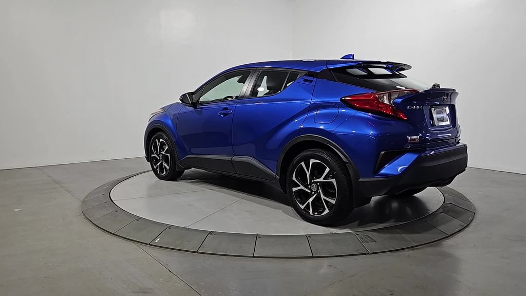 Used 2022 Toyota C-HR XLE FWD image 3