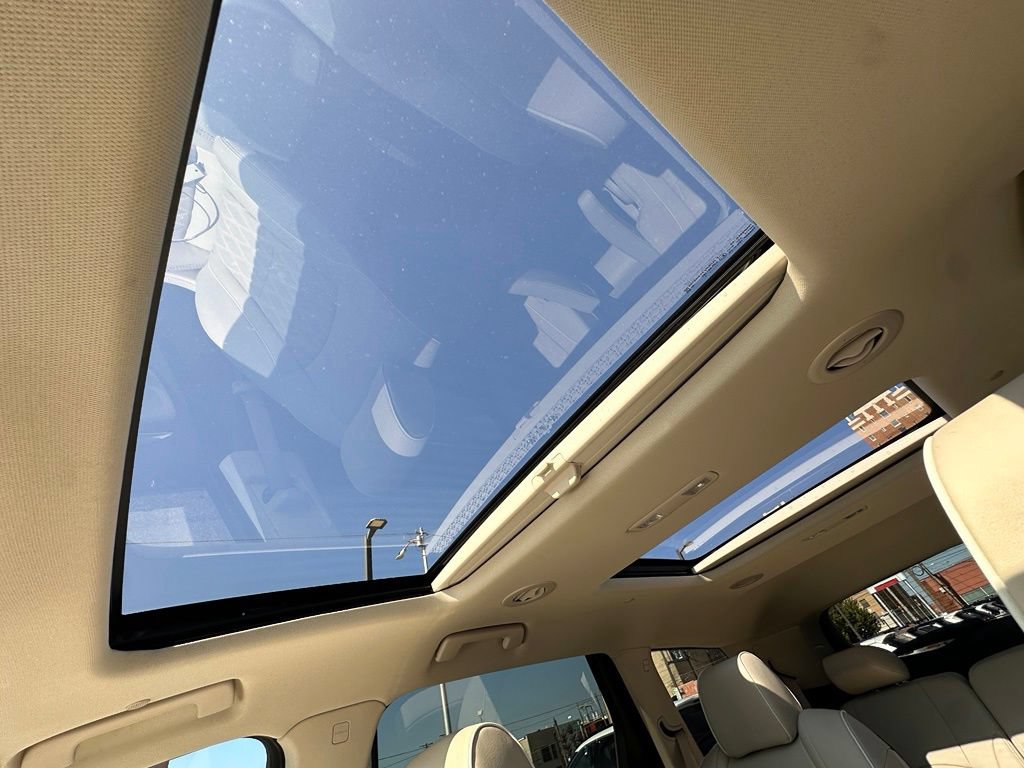 Used 2023 Buick Enclave Avenir w/ Avenir Technology Package FWD image 28
