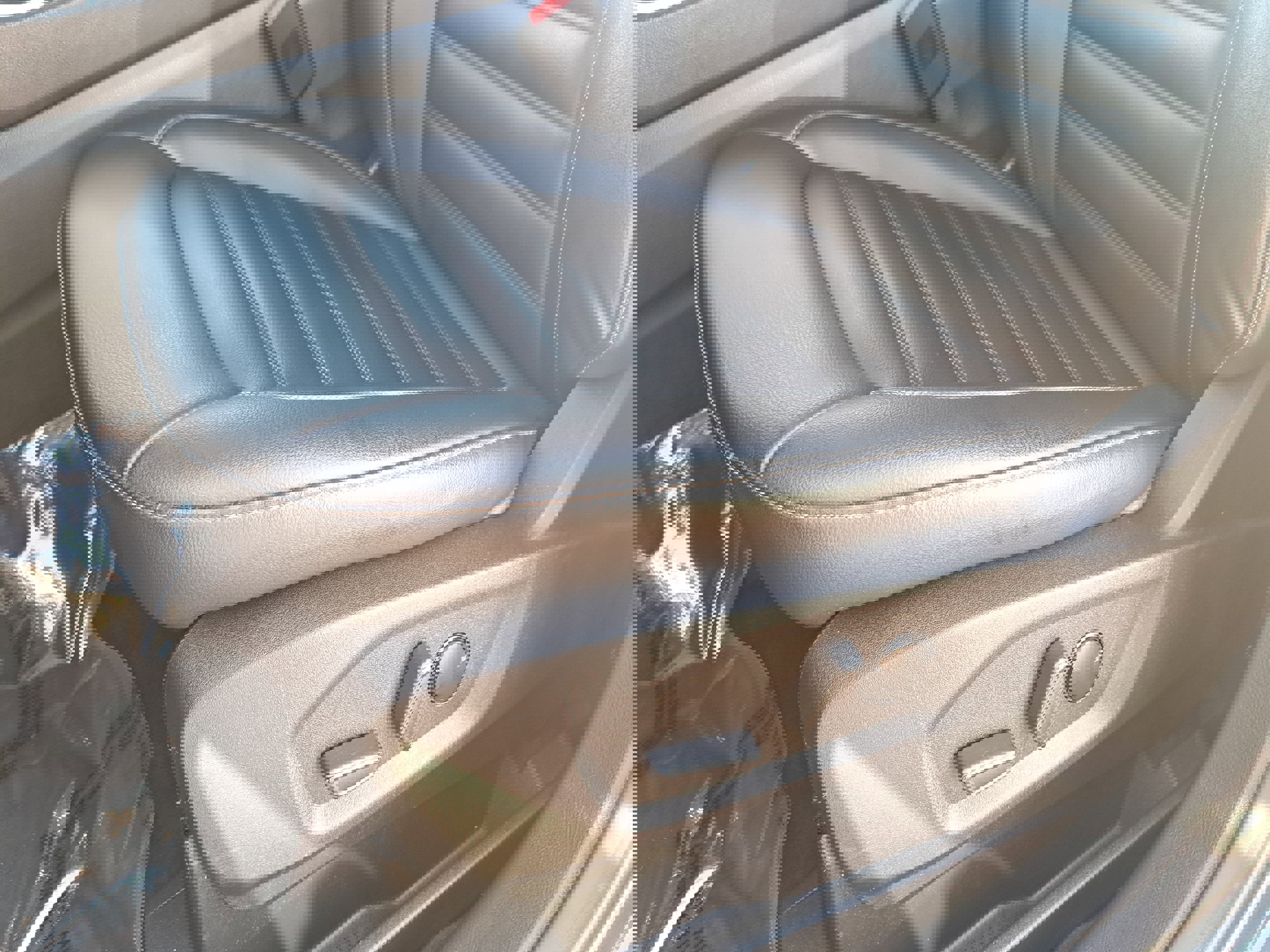 Used 2024 Ford Edge SEL image 26