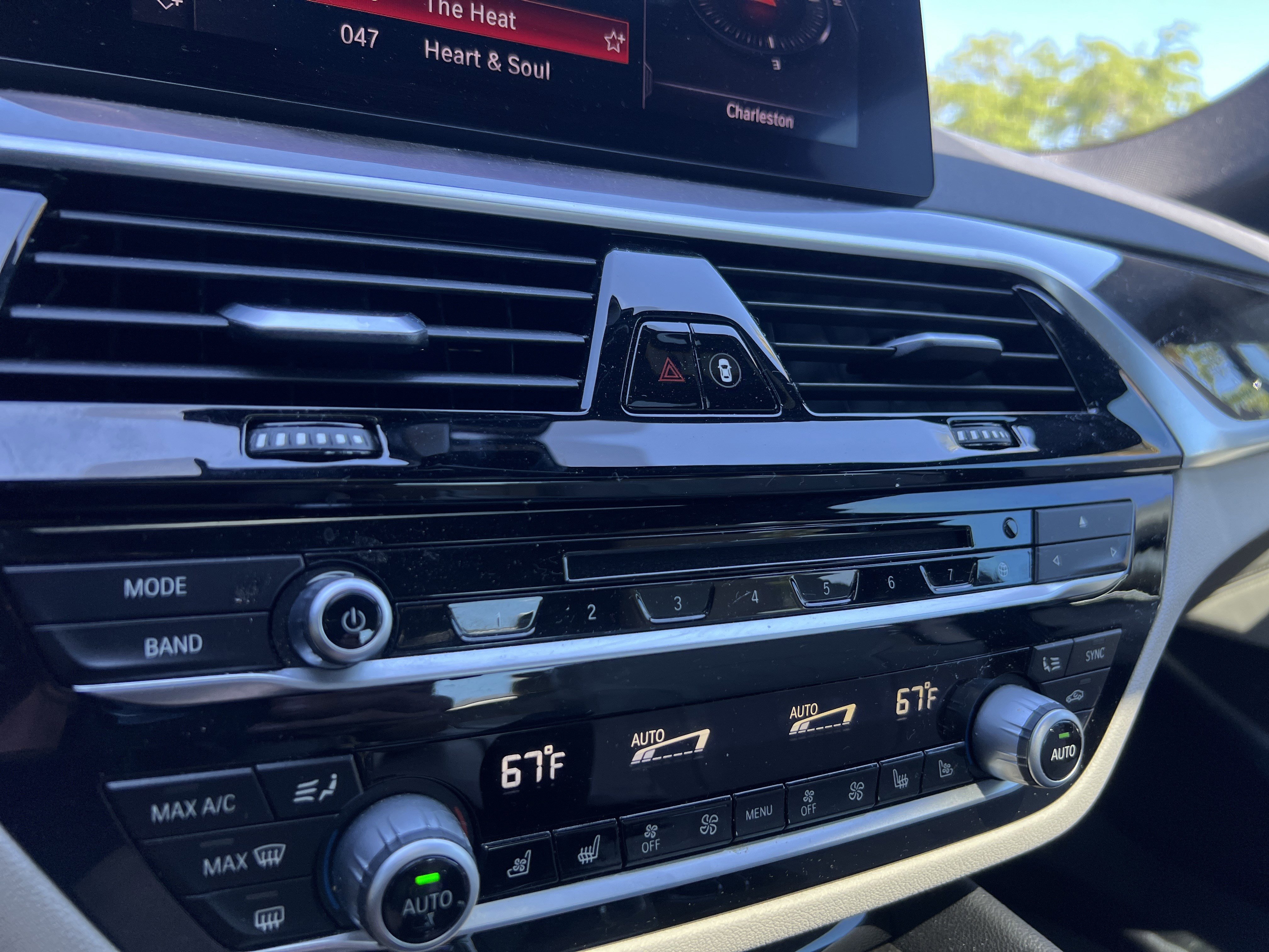 Used 2019 BMW 540i w/ Luxury Seating Package RWD image 29