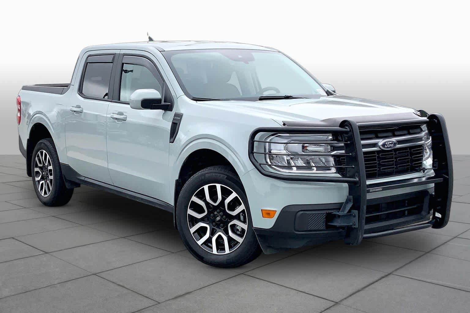 Used 2023 Ford Maverick Lariat FWD image 3