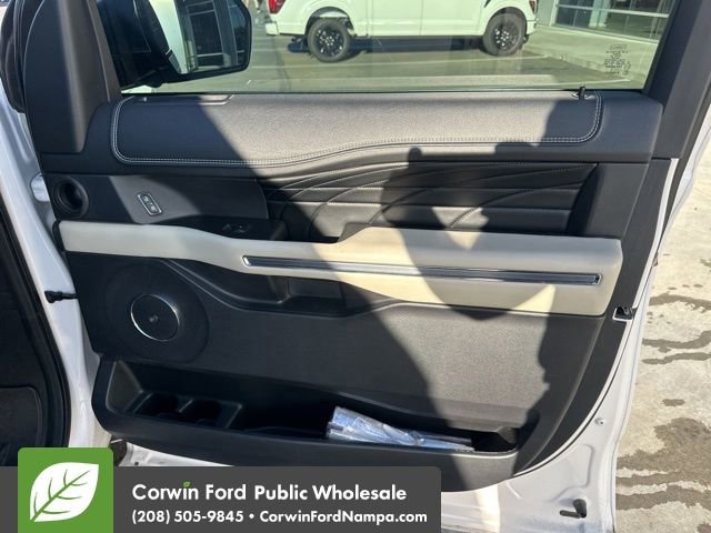 Used 2019 Ford Expedition Platinum AWD/4WD image 17