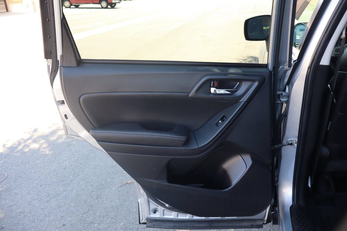 Used 2015 Subaru Forester 2.5i Limited AWD/4WD image 24
