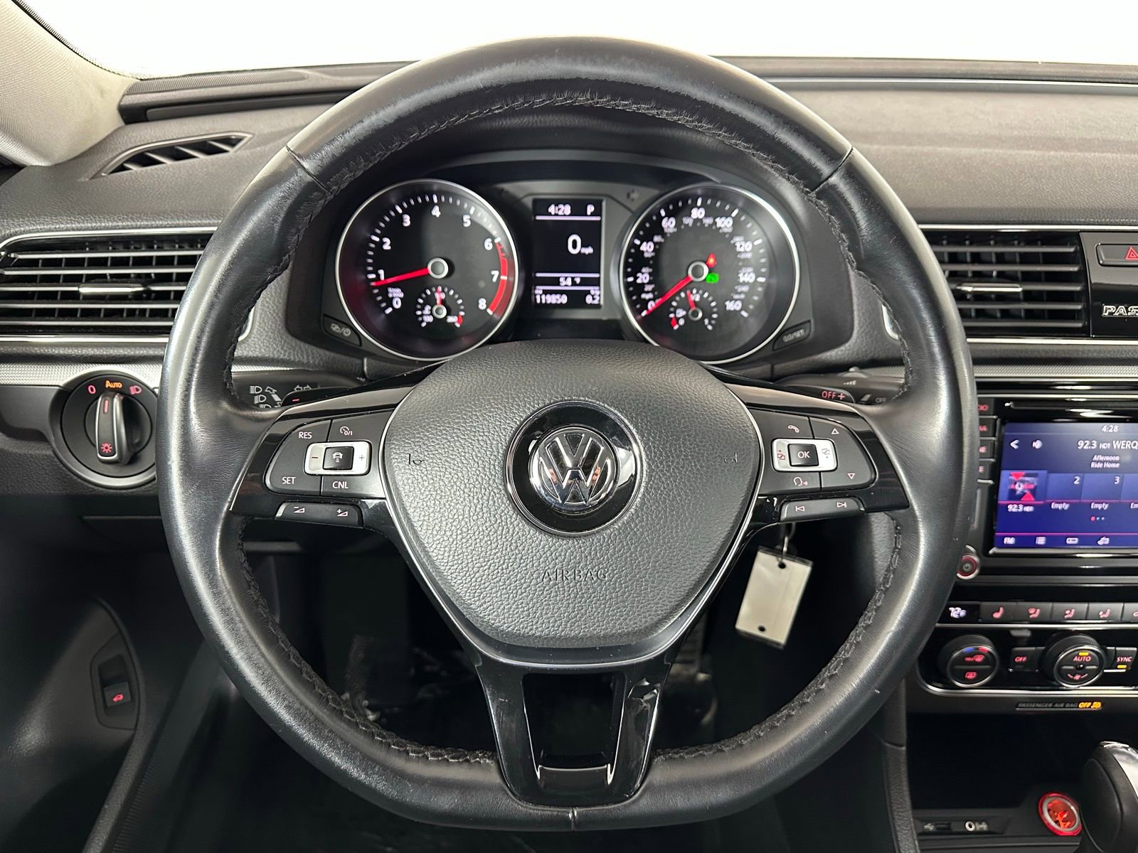 Used 2018 Volkswagen Passat 2.0T R-Line w/ R-Line Lighting Package image 9