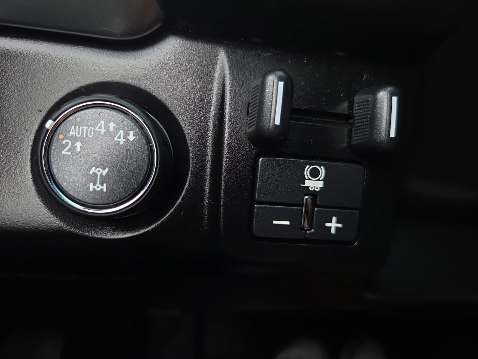 Used 2019 Chevrolet Suburban LS w/ All-Season Package AWD/4WD image 26