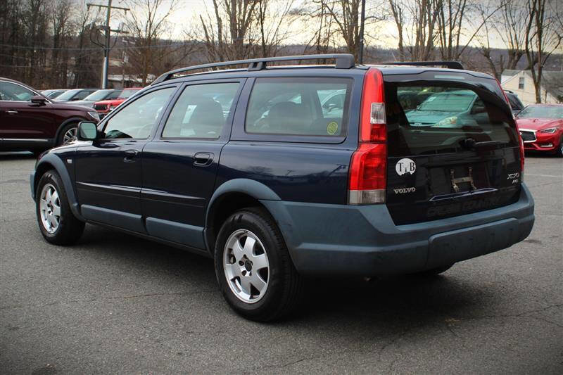 Used 2004 Volvo V70 AWD/4WD image 3