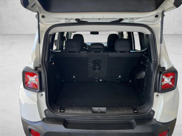 Used 2020 Jeep Renegade Latitude w/ Popular Equipment Group image 22