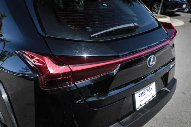 Used 2022 Lexus UX 250h w/ Accessory Package (Z1) AWD/4WD image 17