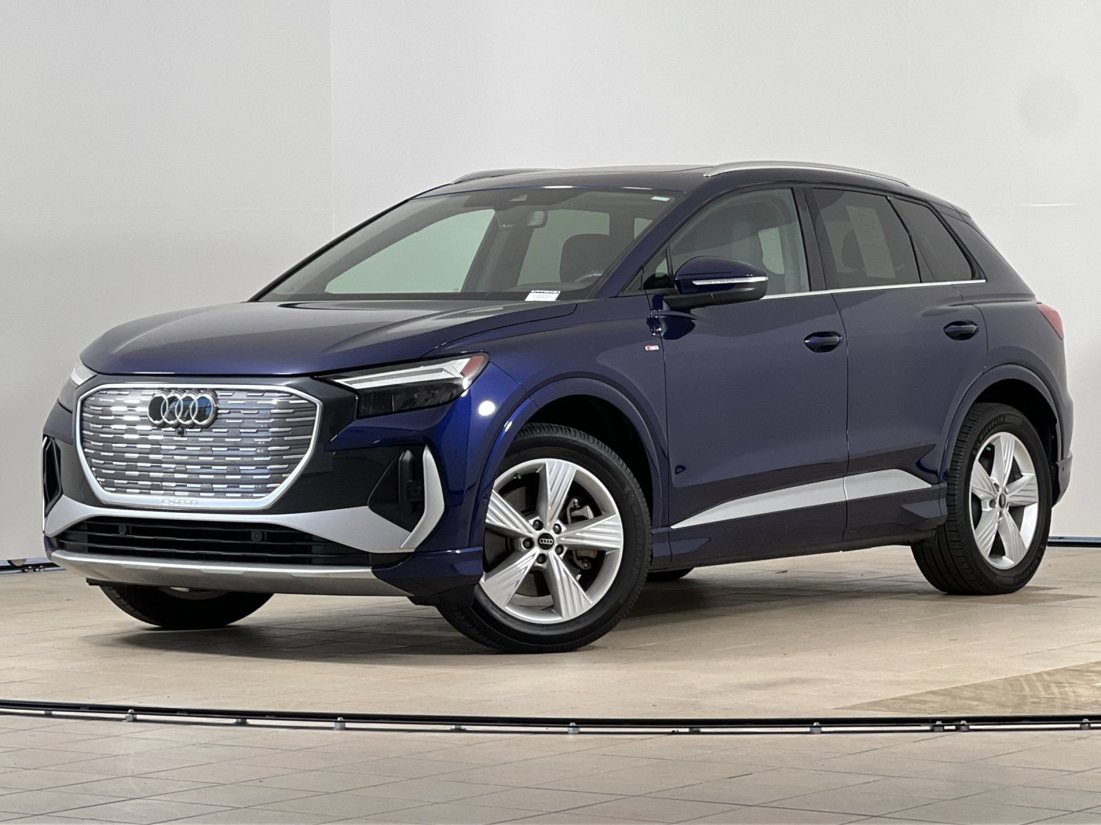 Used 2023 Audi Q4 e-tron Premium Plus w/ Premium Plus AWD/4WD image 1