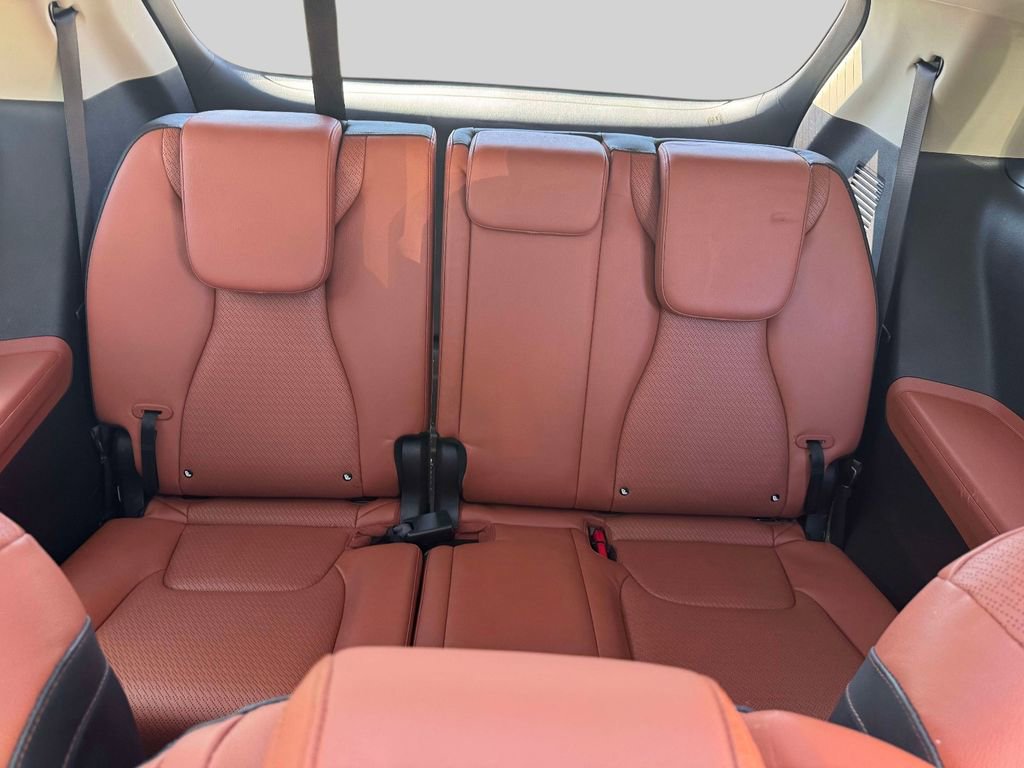 Used 2023 Kia Carnival SX Prestige FWD image 11