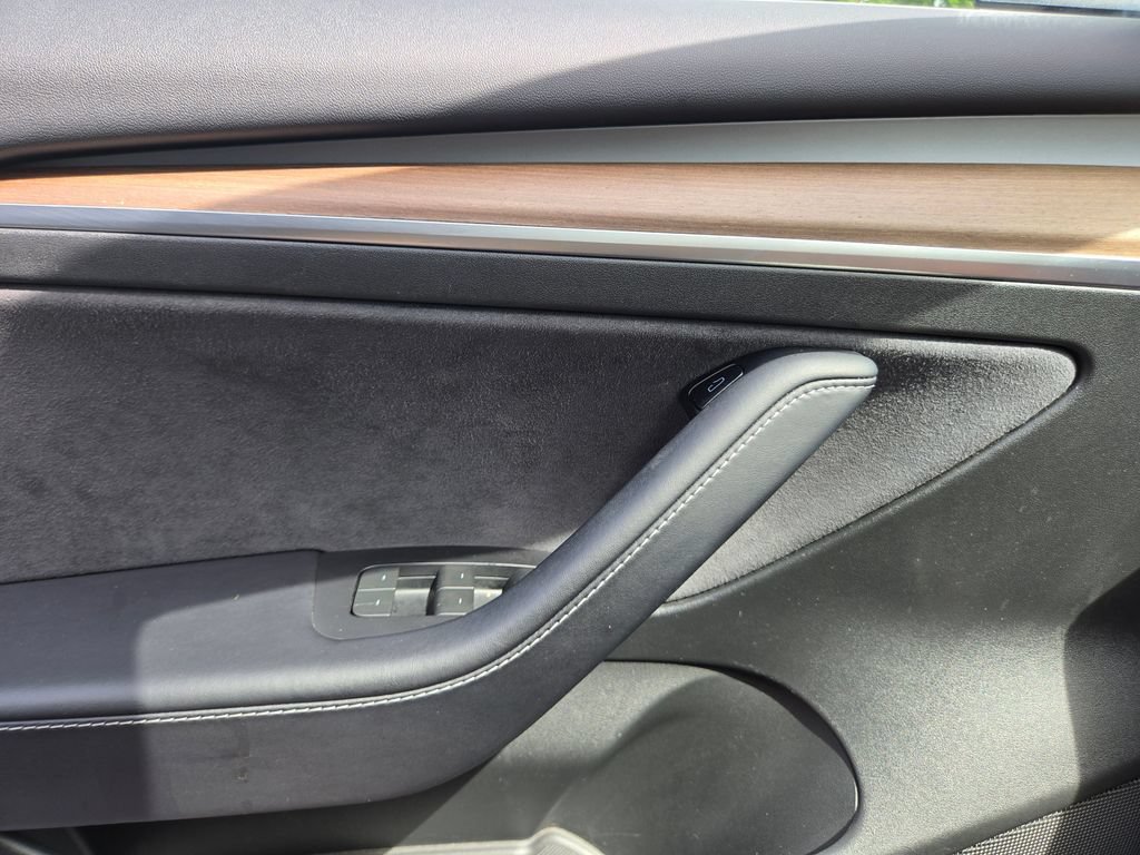 Used 2022 Tesla Model 3 Long Range AWD/4WD image 25