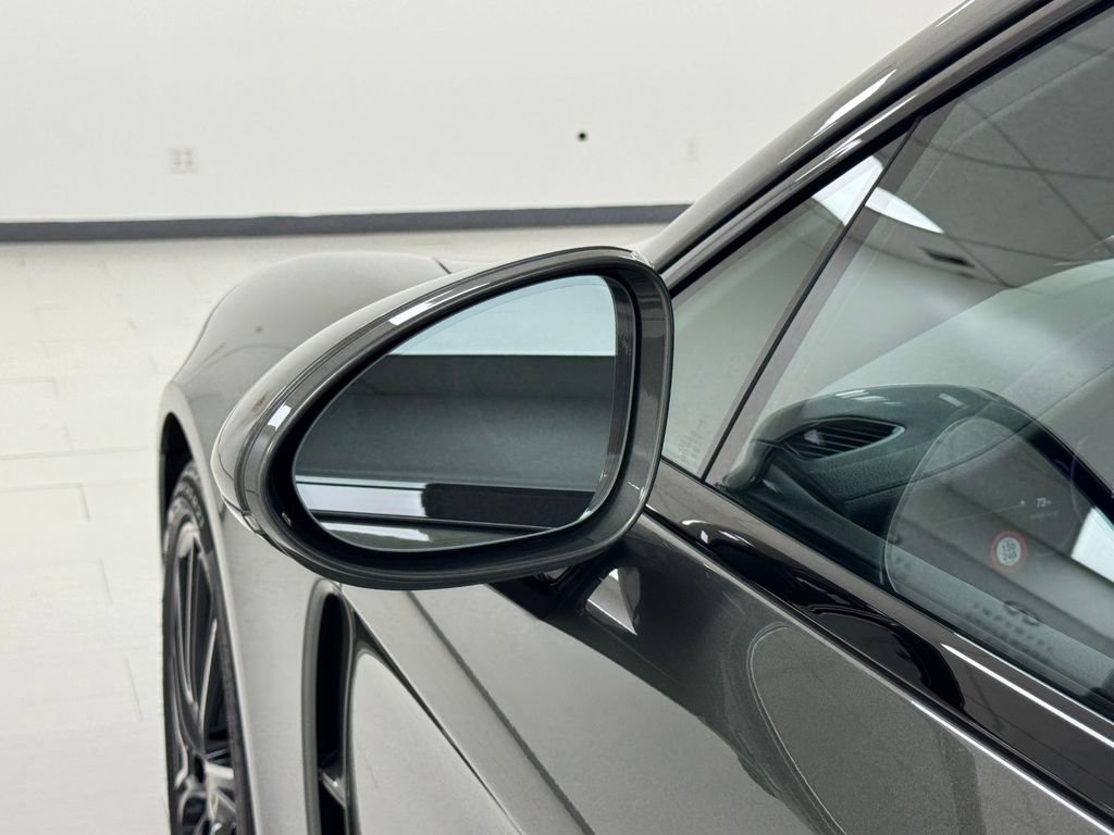 Used 2023 Porsche Panamera 4 Platinum Edition image 36