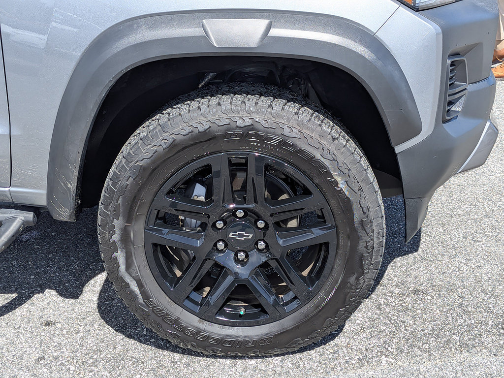 Certified 2025 Chevrolet Colorado Trail Boss AWD/4WD image 10