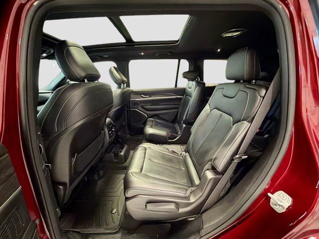 Used 2025 Jeep Grand Cherokee L Limited w/ Black Appearance Package image 22