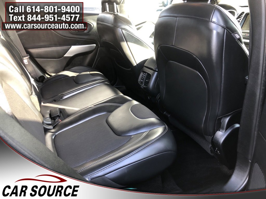 Used 2018 Jeep Cherokee Latitude Plus w/ Cold Weather Group image 24