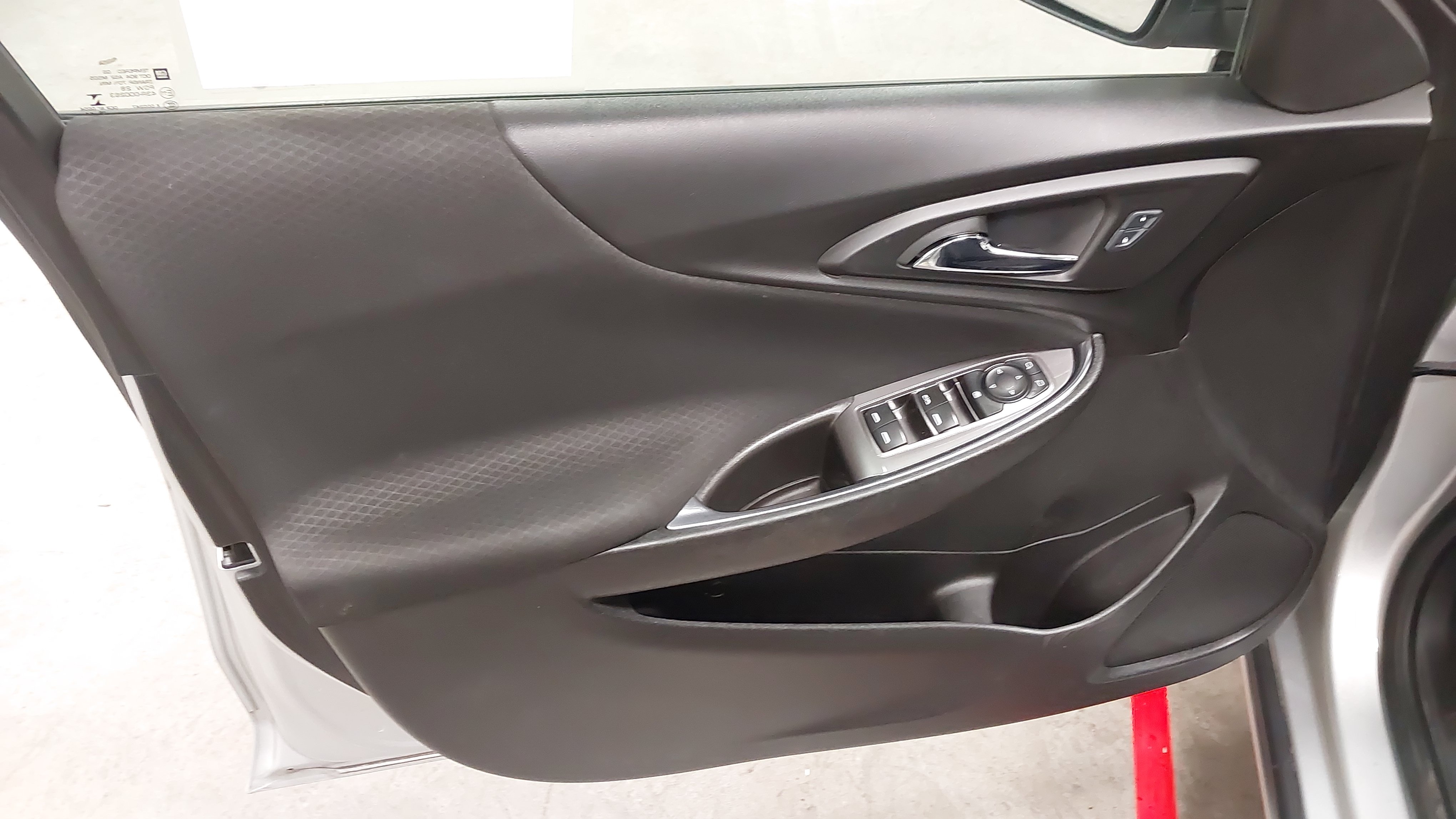 Used 2017 Chevrolet Malibu LT FWD image 24