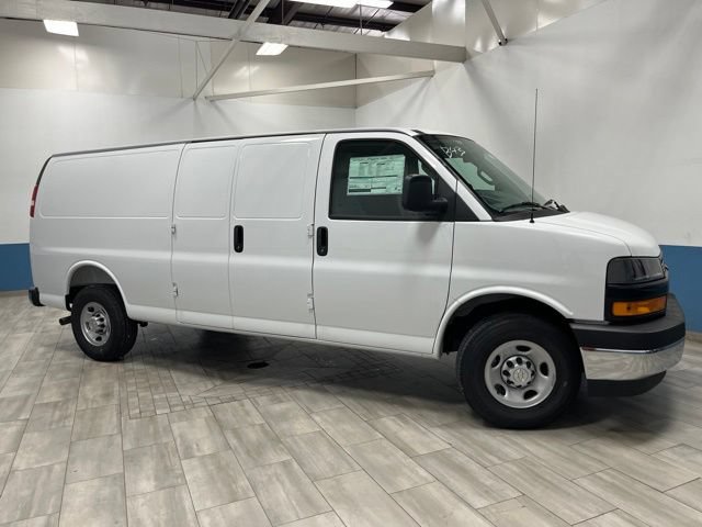 New 2026 Chevrolet Express 3500 Extended w/ Driver Convenience Package
