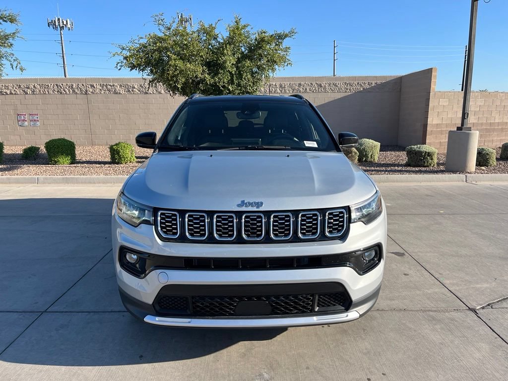 Used 2025 Jeep Compass Limited AWD/4WD image 3