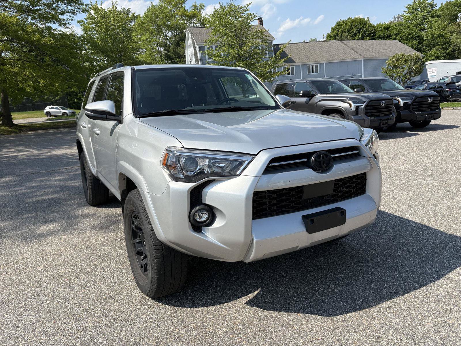 Used 2023 Toyota 4Runner SR5 Premium w/ Moonroof Package AWD/4WD video 1