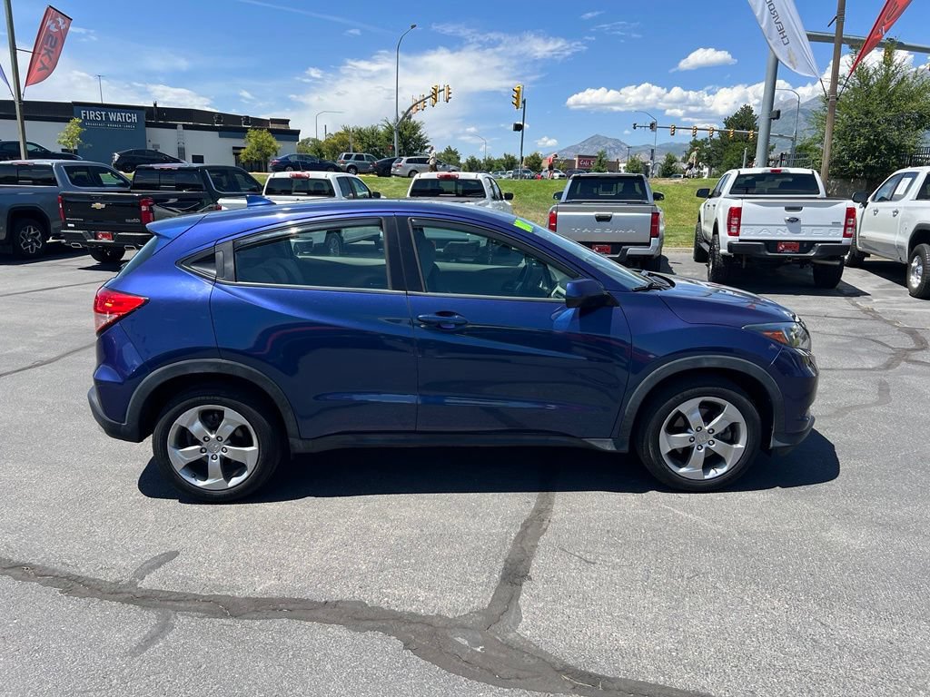 Used 2017 Honda HR-V LX image 7