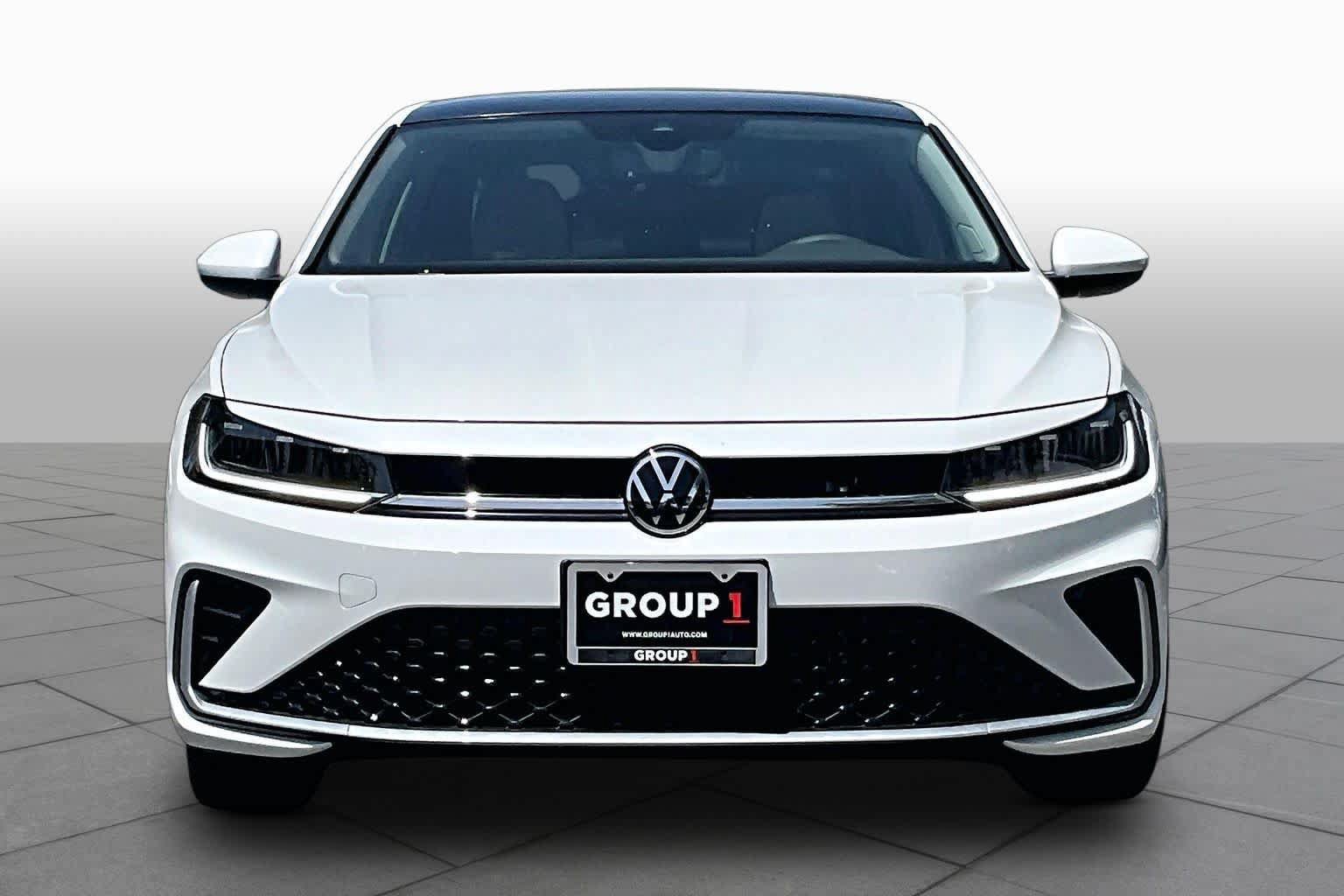 Used 2026 Volkswagen Jetta SE FWD image 4