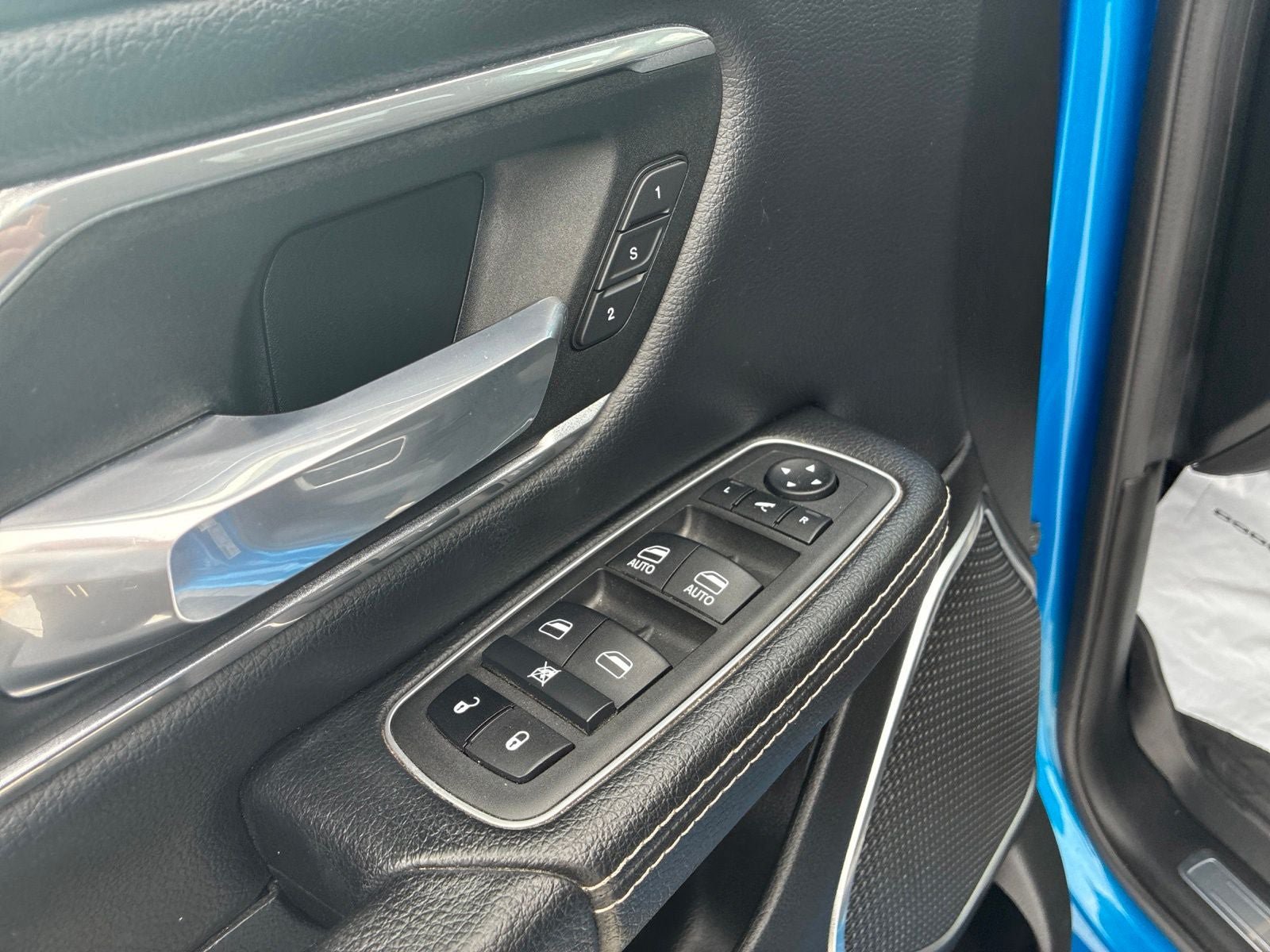 Used 2022 RAM 1500 Laramie w/ Sport Appearance Package AWD/4WD image 13