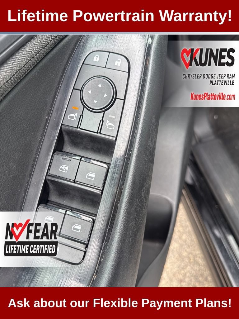 Used 2023 Nissan Rogue S AWD/4WD image 14