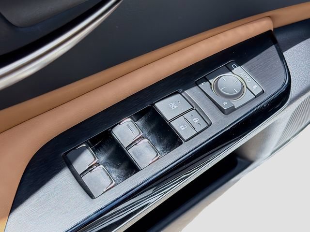 Used 2023 Lexus ES 350 w/ Premium Package FWD image 22