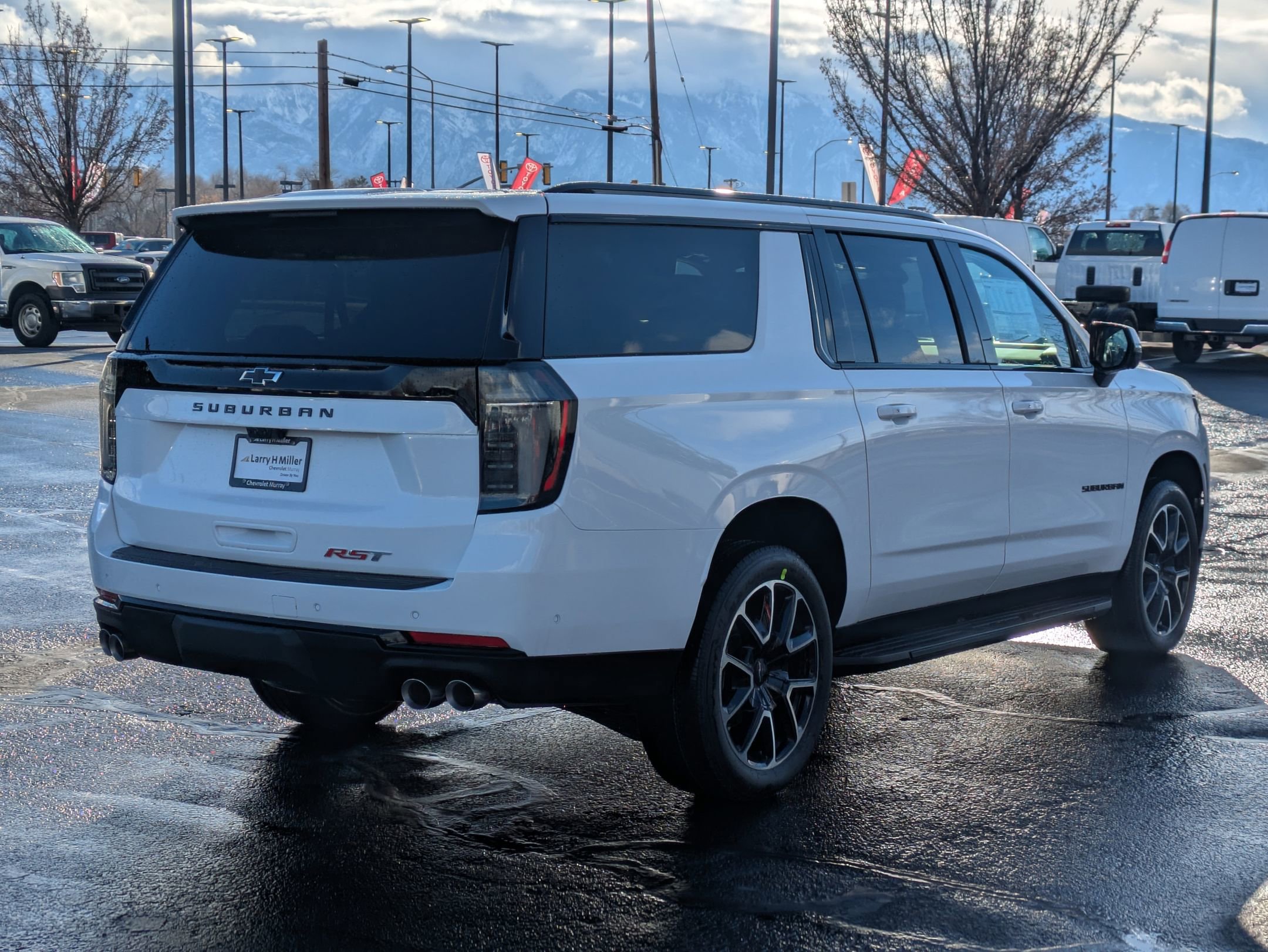New 2026 Chevrolet Suburban RST w/ Advanced Technology Package AWD/4WD image 5