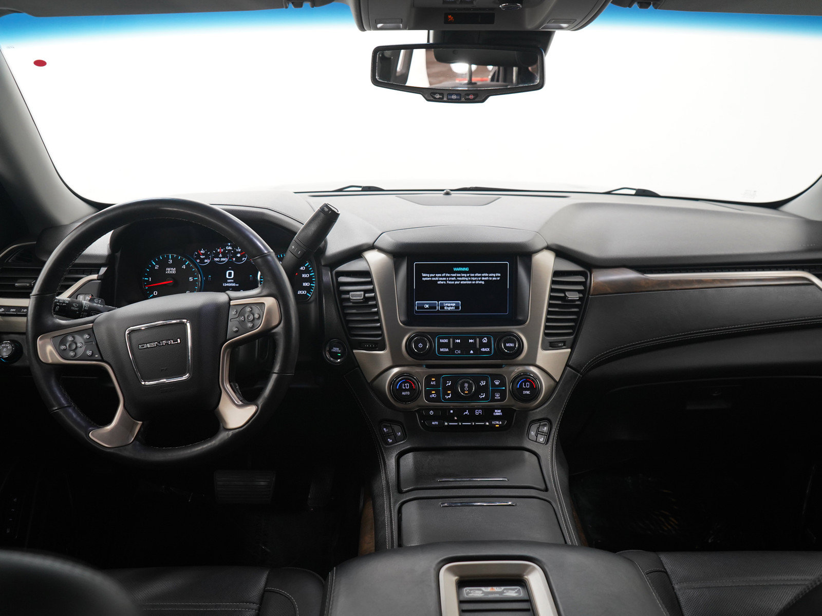 Used 2018 GMC Yukon Denali AWD/4WD image 19