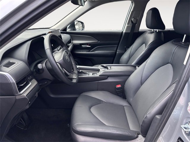 Used 2025 Toyota Grand Highlander AWD image 9