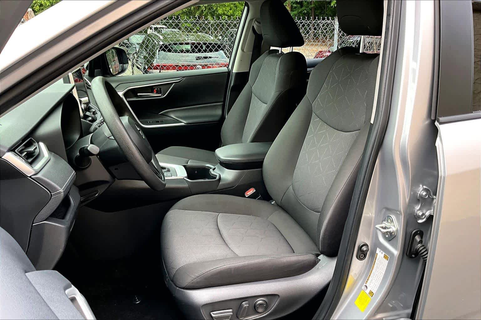 Certified 2025 Toyota RAV4 XLE AWD/4WD image 8
