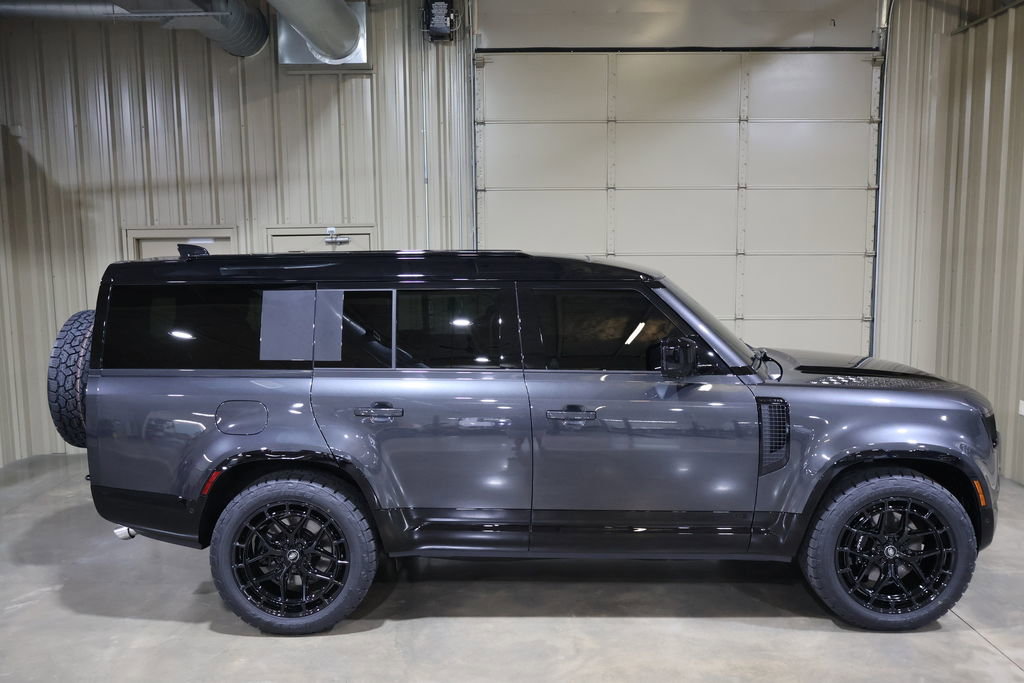 Used 2025 Land Rover Defender 130 V8 image 62