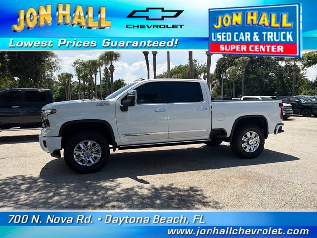 Used 2024 Chevrolet Silverado 2500 High Country w/ High Country Premium Package AWD/4WD image 3