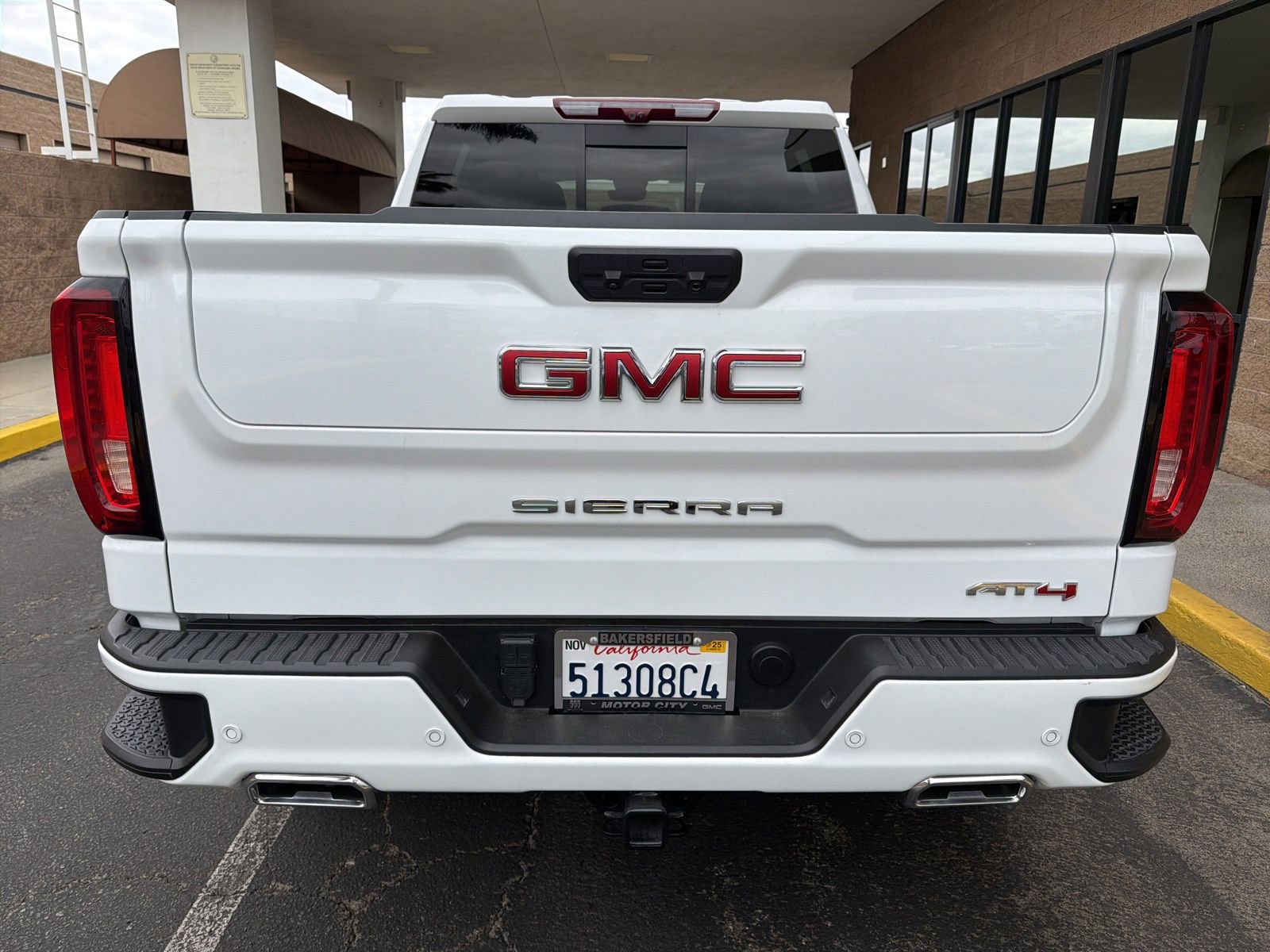 Certified 2025 GMC Sierra 1500 AT4 w/ AT4 Premium Package image 7