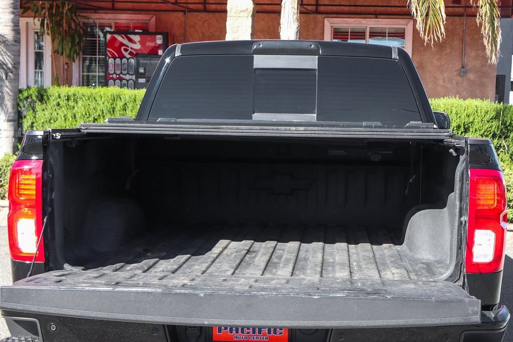 Used 2018 Chevrolet Silverado 1500 LTZ Z71 w/ Redline Edition AWD/4WD image 9