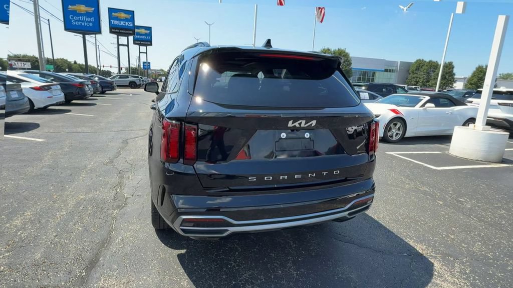 Used 2022 Kia Sorento S w/ Panoramic Sunroof Package FWD image 7