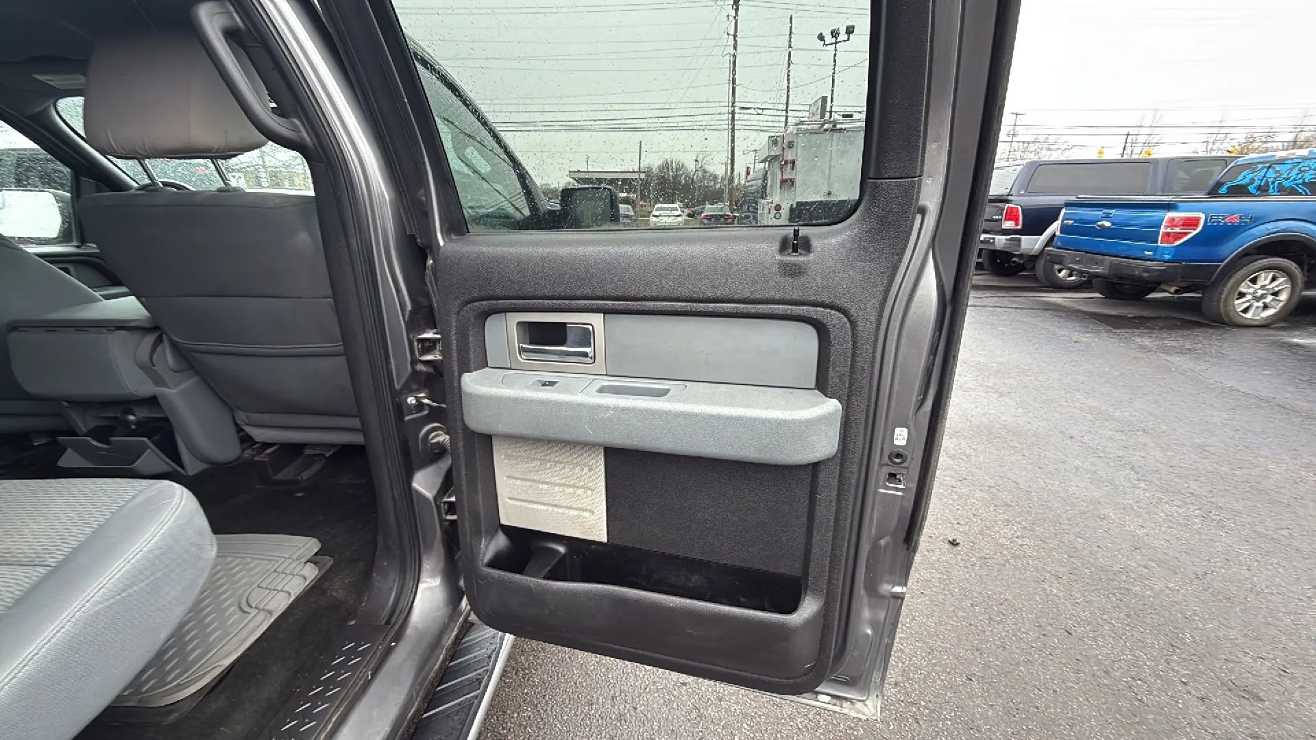 Used 2011 Ford F150 XLT w/ XTR Pkg image 14