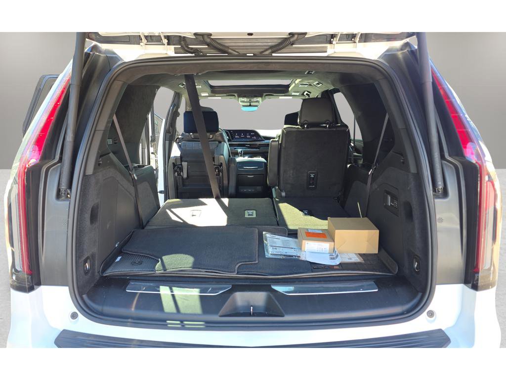 Certified 2022 Cadillac Escalade Sport Platinum w/ LPO, ONYX Package image 34