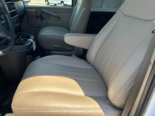 New 2026 GMC Savana 2500 w/ Driver Convenience Package RWD image 23