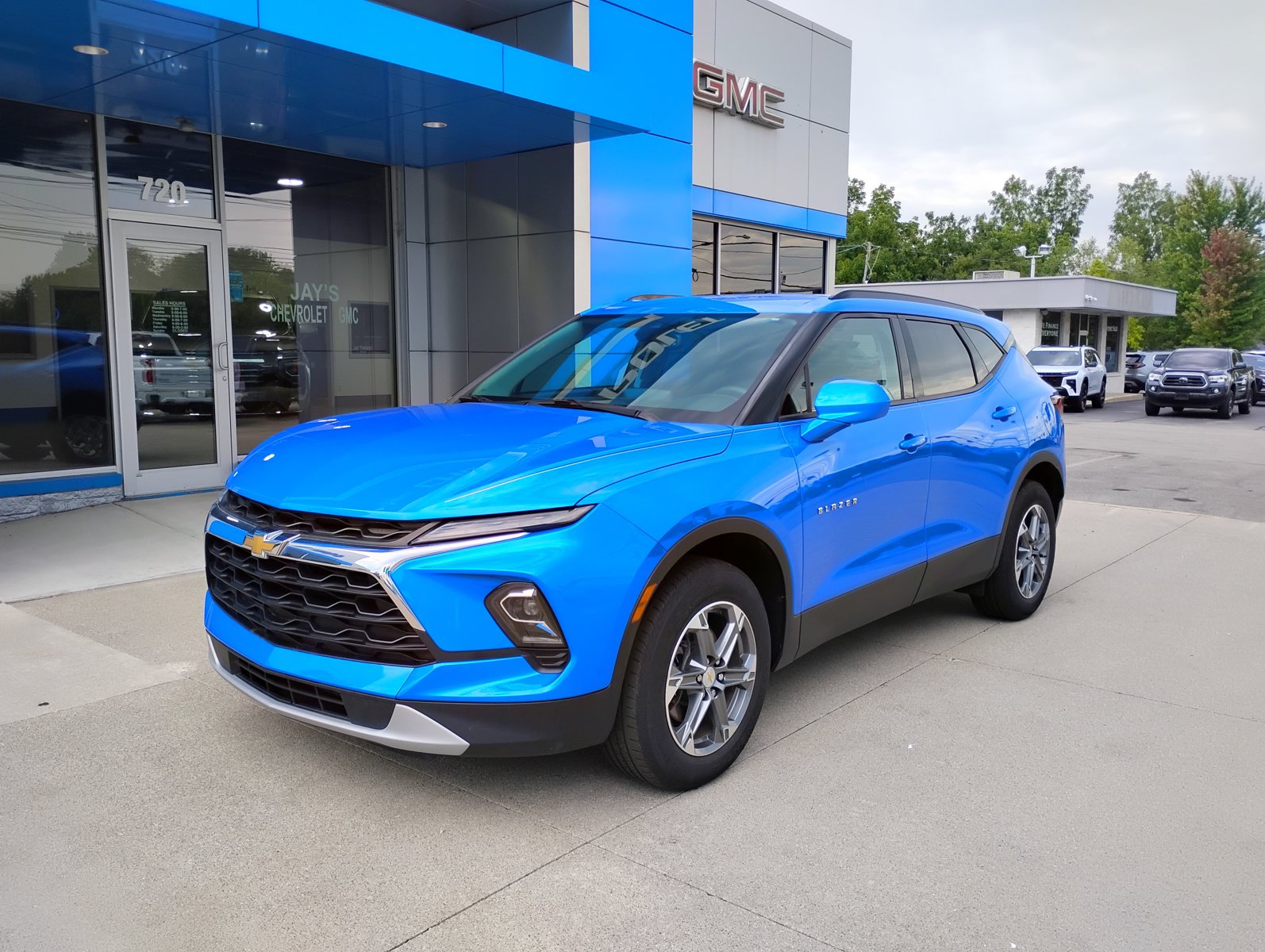 Used 2024 Chevrolet Blazer LT w/ Convenience Package FWD image 13