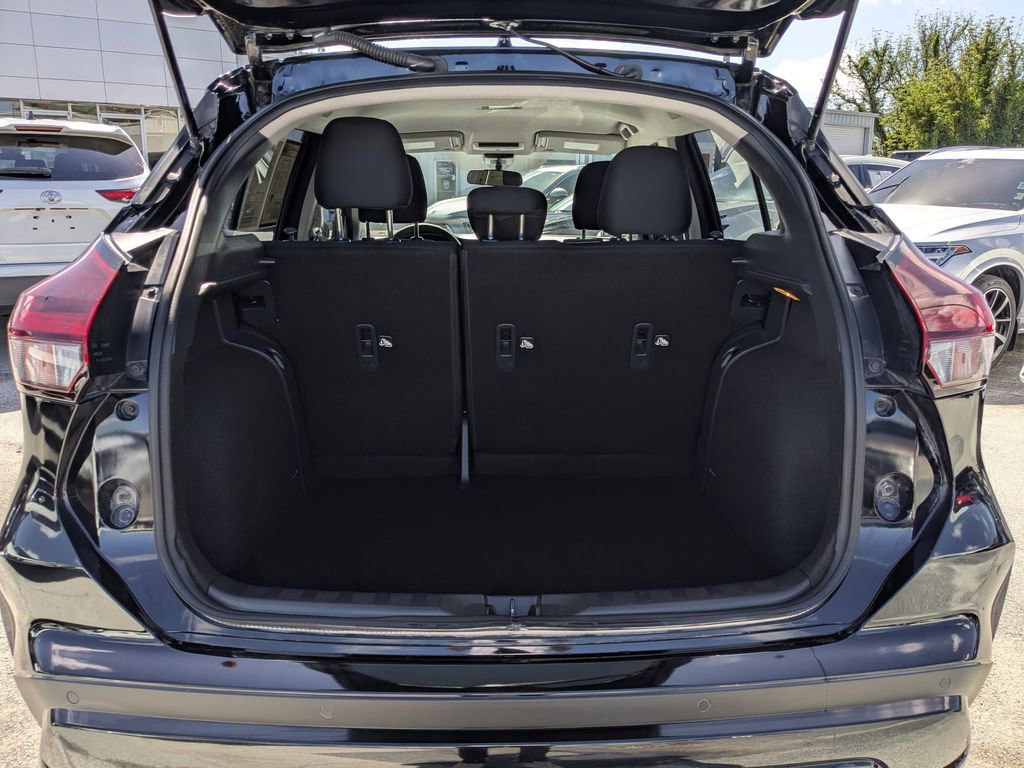 Used 2025 Nissan Kicks Play S image 10