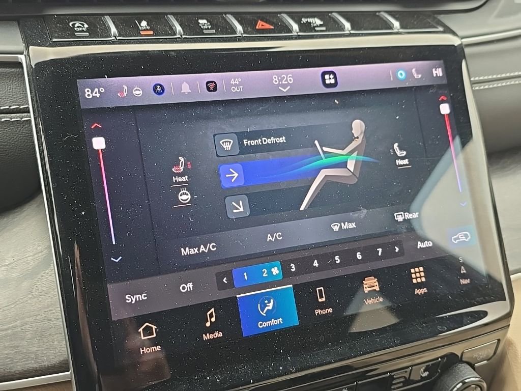 Used 2024 Jeep Grand Cherokee Limited AWD/4WD image 29