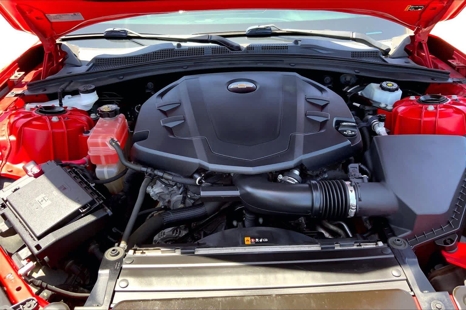 Used 2020 Chevrolet Camaro LT RWD image 28