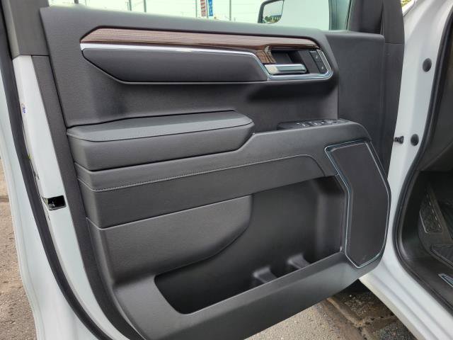 Used 2024 Chevrolet Silverado 1500 LT AWD/4WD image 6