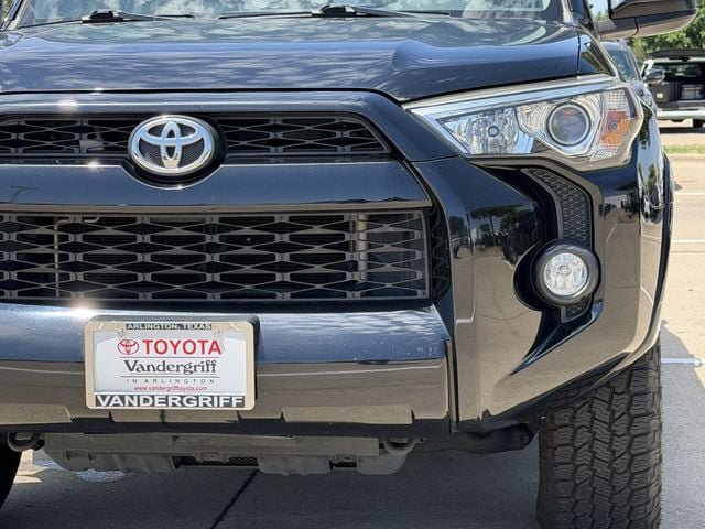 Used 2017 Toyota 4Runner SR5 RWD image 8