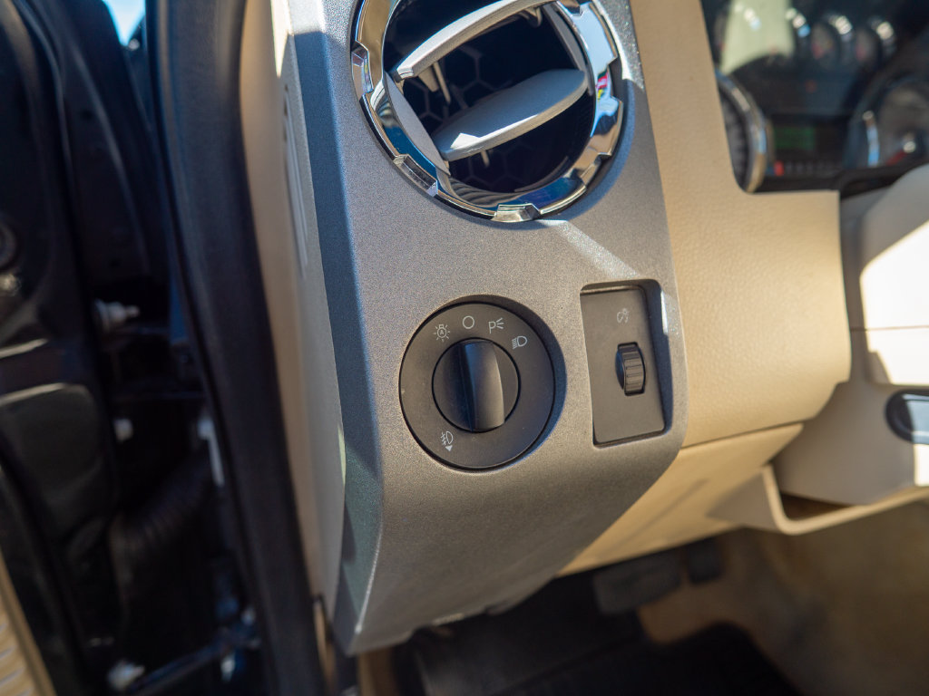 Used 2010 Ford F250 Lariat AWD/4WD image 19