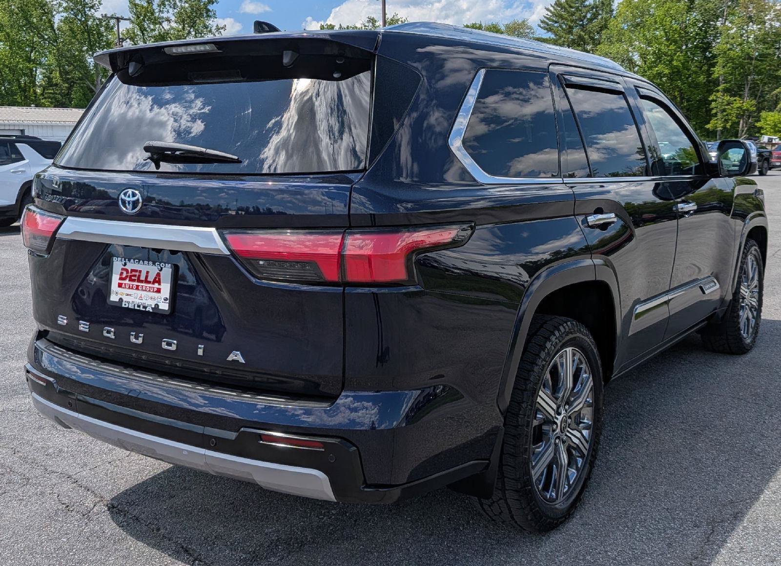 Used 2023 Toyota Sequoia Capstone AWD/4WD image 9
