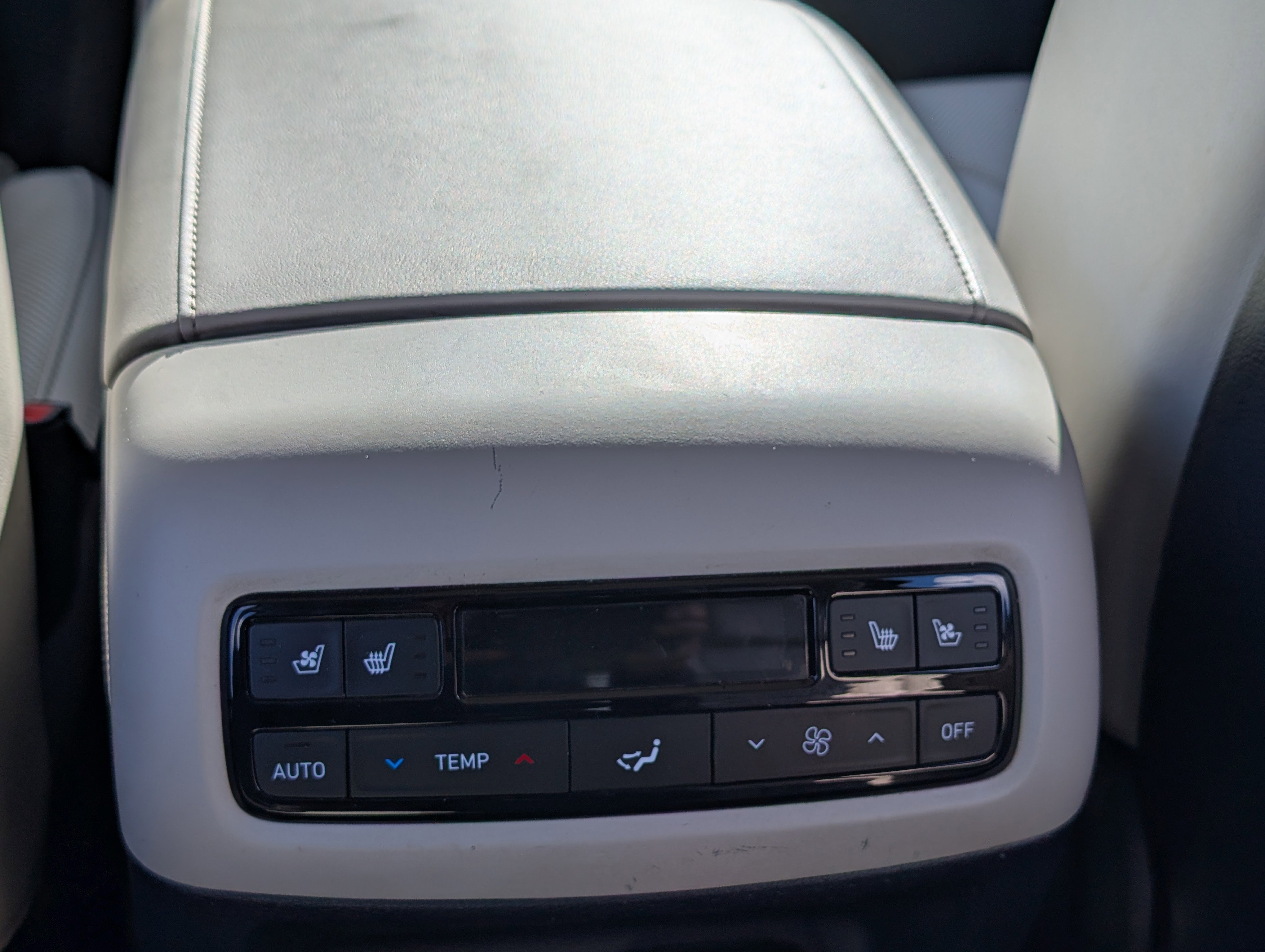 Used 2024 Hyundai Palisade Calligraphy image 15