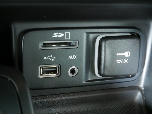 Certified 2016 Jeep Cherokee Latitude AWD/4WD image 27